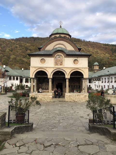      Traditional building with a dome and detailed facade.
  