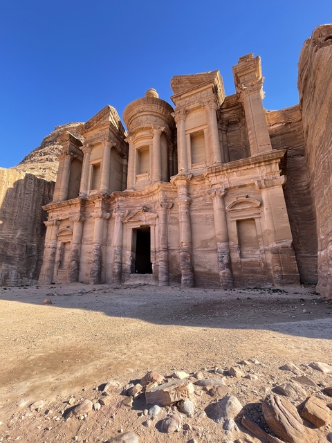       Facade of the Petra Monastery without tourists.
  