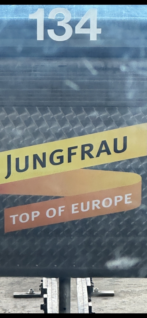 Sign with the text 'Jungfrau'.