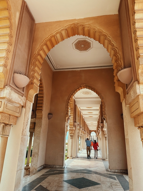       Series of arches in a traditional building
  