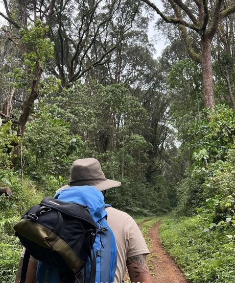 Klantbeoordelingsfoto van Kilimanjaro beklimming umbwe route 6 dagen 
