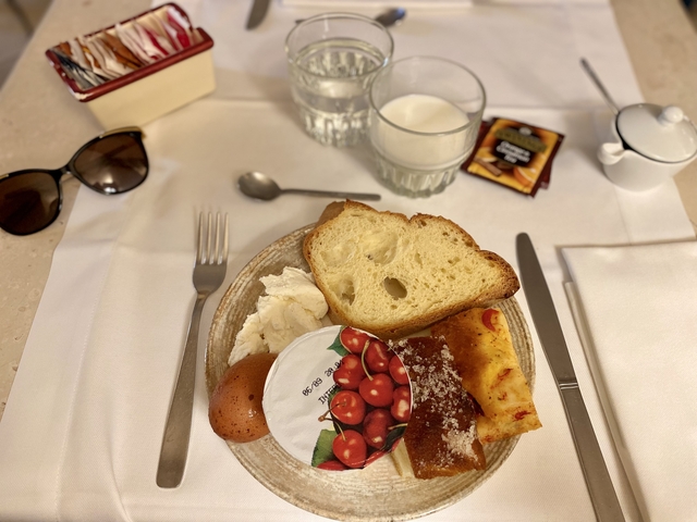       Continental breakfast with coffee and juice.
  