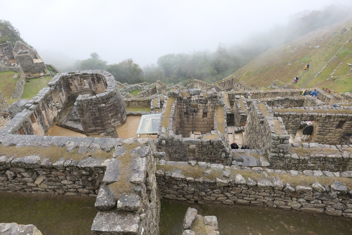       Stone structures in the ruins of Machu Picchu.
  