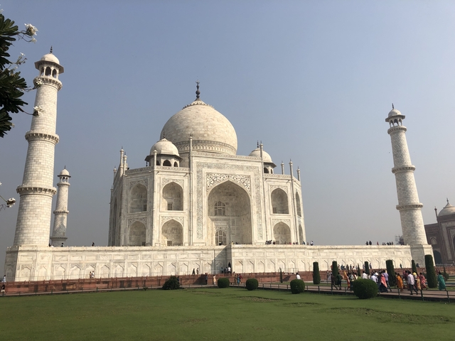       The iconic view of the Taj Mahal.
  