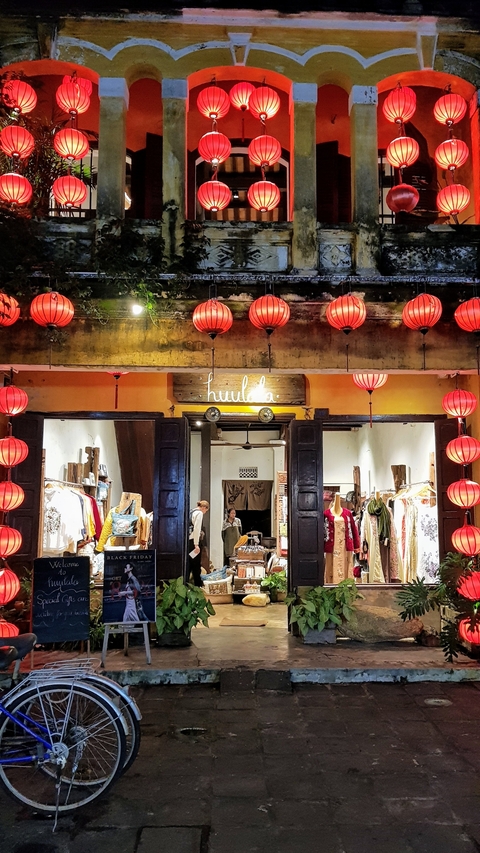       Shop with colorful lanterns outside
  