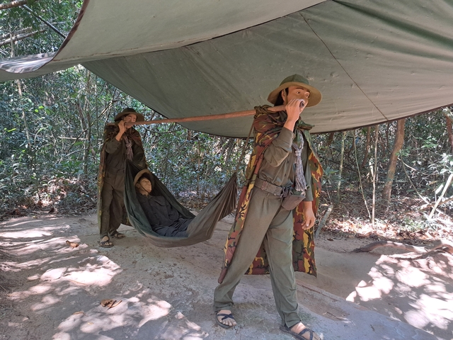 Displays of mannequins representing historical figures.