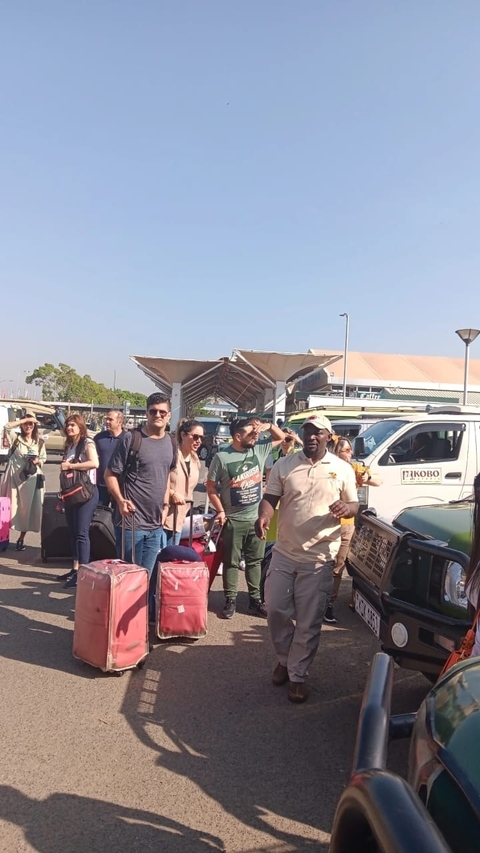       7 Day Kenya Classic Small Group  Lodge Safari in 4X4 Jeep customer review photo 
  