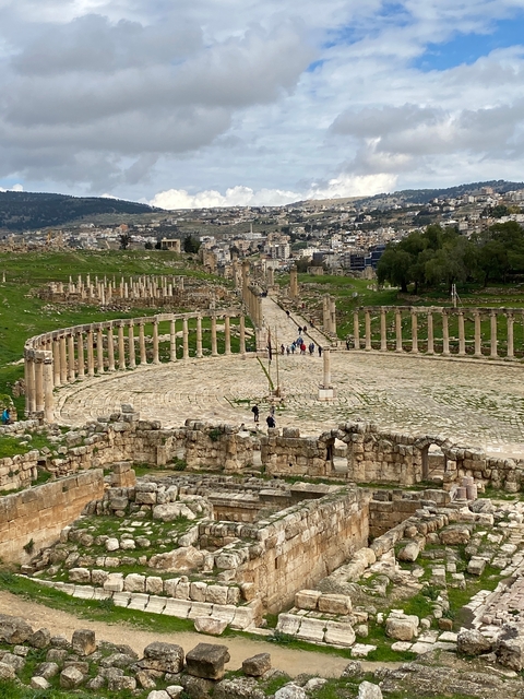       Ancient Roman oval plaza with columns in Jerash
  