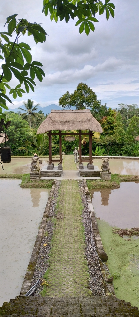 Entrance to a traditional Balinese property with statues.