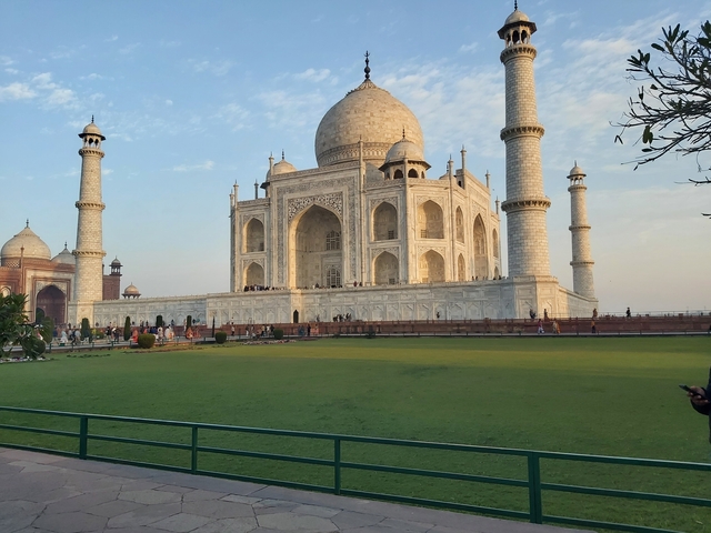 Iconic view of the Taj Mahal