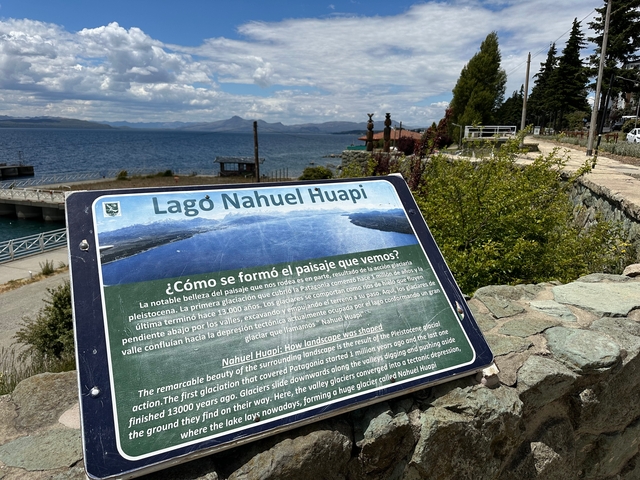       Informational sign about Lago Nahuel Huapi.
  