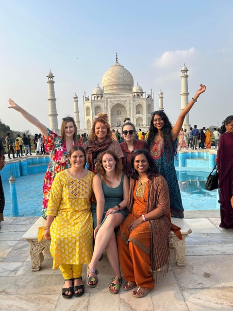 Group in front of the Taj Mahal.