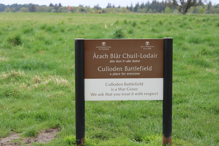       Sign for Culloden Battlefield, a historical war grave.
  