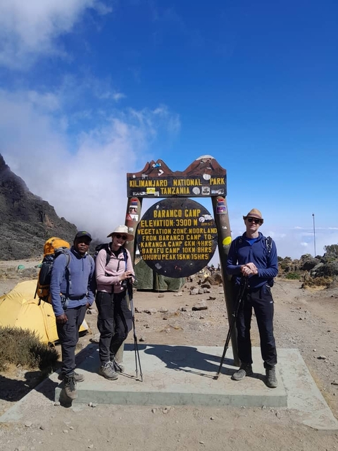       Photo d'avis client sur Ascension du Kilimandjaro par la route Machame 6 jours 
  
