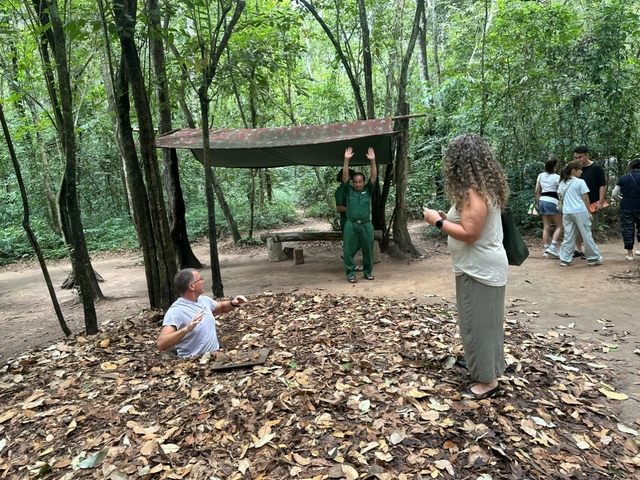       Guest experiencing a tunnel demonstration in the jungle.
  