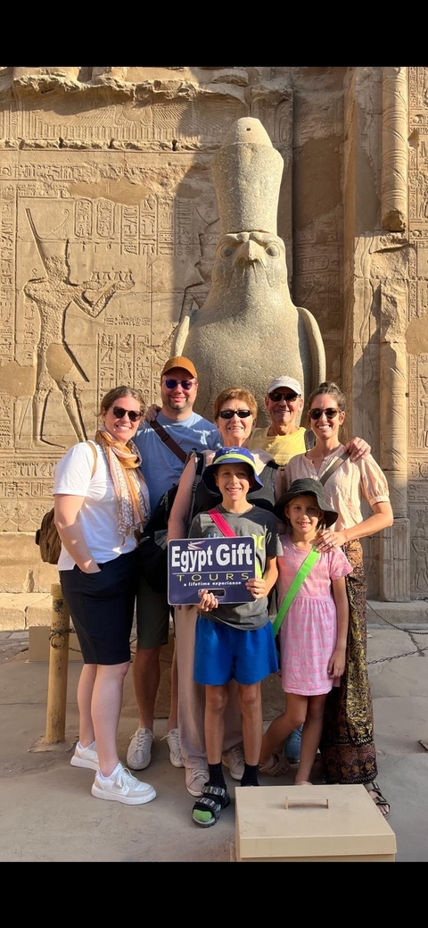       foto de reseña de cliente de 4 noches de Crucero por el Nilo de Luxor a Asuán y Abu Simbel en tren nocturno ida y vuelta desde El Cairo 
  