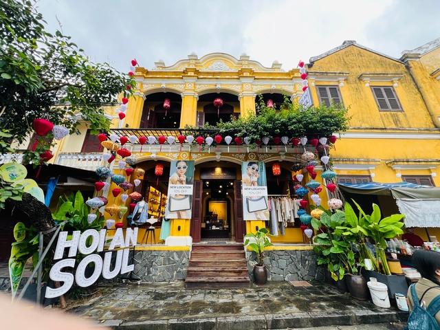       Colorful shopfront with lanterns and decorations.
  