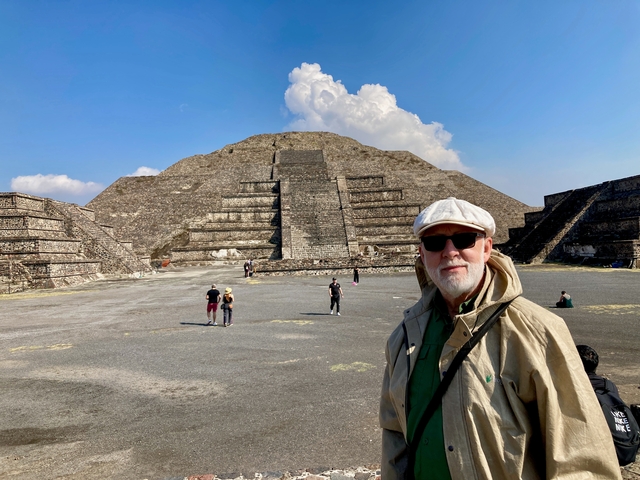       People in front of the Pyramid of the Sun at Teotihuacan.
  