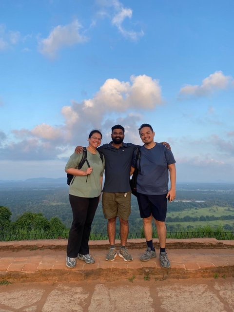 Photo d'avis client sur « Les sentiers intemporels : Découvrez la richesse de l'histoire du Sri Lanka 