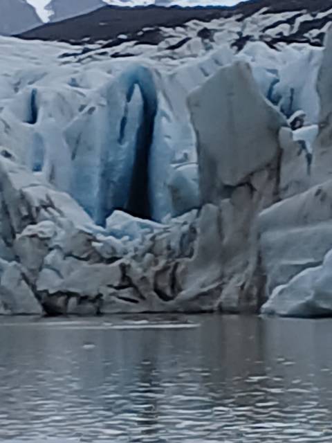 Blurry image of a glacier surface.