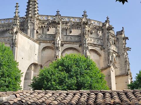       Details of a cathedral with elaborate carvings.
  