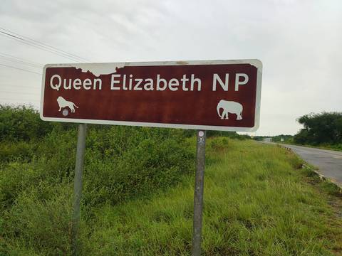       Sign for Queen Elizabeth National Park.
  