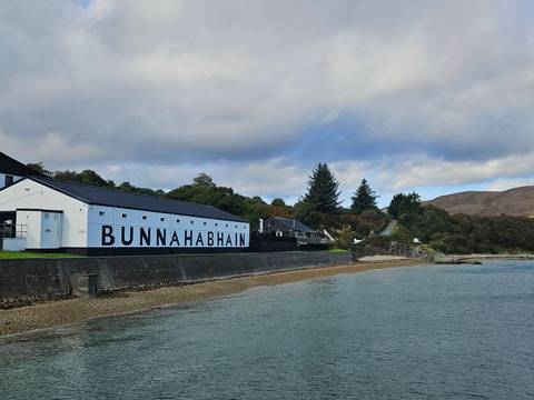       Bunnahabhain distillery by the sea.
  