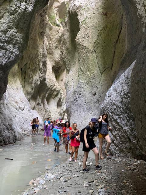 Klantbeoordelingsfoto van Buitenaards, 13 dagen op vreemde plaatsen 