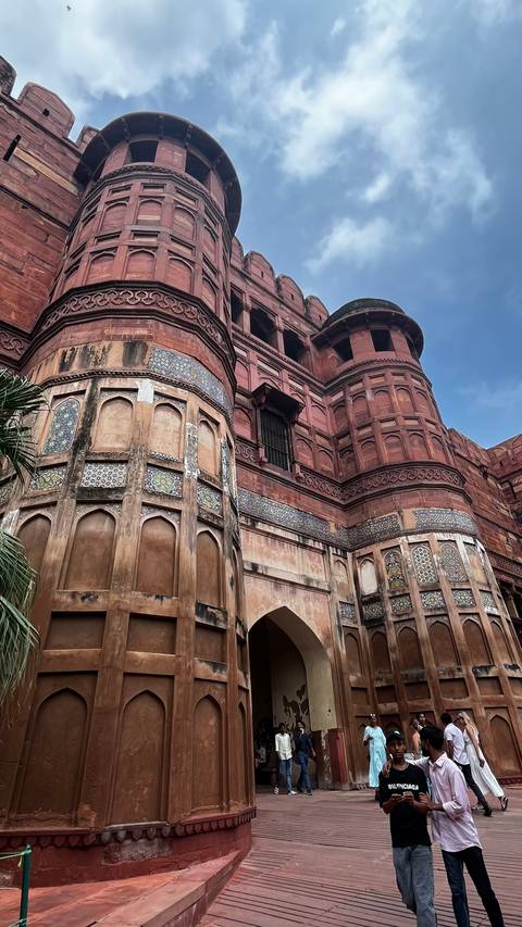 Close-up view of architectural details of Agra Fort.