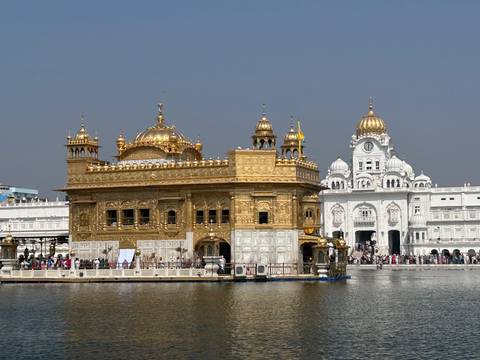       Close-up view of the Golden Temple and surrounding buildings.
  