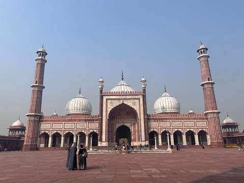       Jama Masjid in Delhi with clear sky.
  
