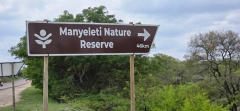 Sign pointing to Manyeleti Nature Reserve.