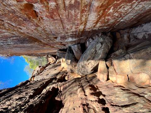       Rocky path through a narrow canyon.
  