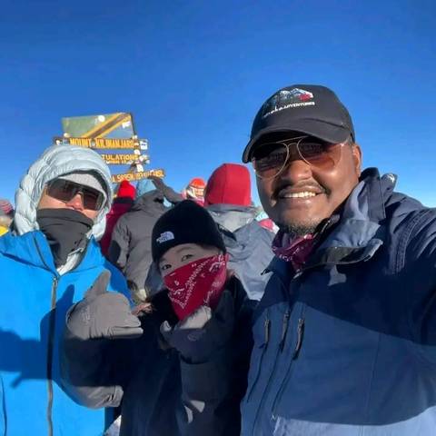       foto de reseña de cliente de Kilimanjaro por la ruta Lemosho ~ Guiado *TREK*CLIMB* 
  