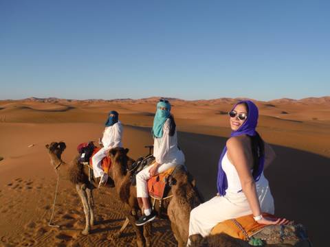       Photo d'avis client sur 6 jours de merveilles Route des nomades Ville bleue et Dunes d'or 
  