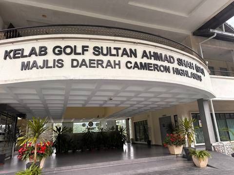       Entrance of Kelab Golf Sultan Ahmad Shah building in Cameron Highlands.
  