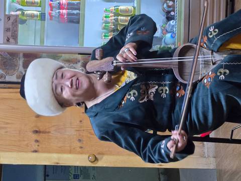       foto de reseña de cliente de Los cinco estados de la Ruta de la Seda 
  