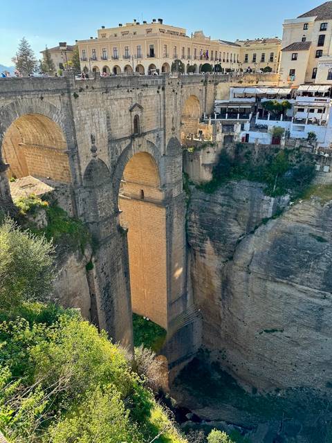       Photo d'avis client sur Légendes d'Andalousie, les villes d'or d'Espagne 
  