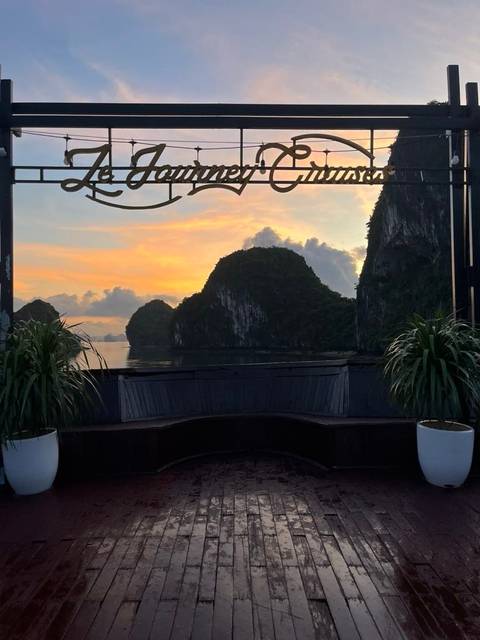       foto de reseña de cliente de Tesoros del Sudeste Asiático en 11 días (Vietnam, Camboya, Tailandia) 
  