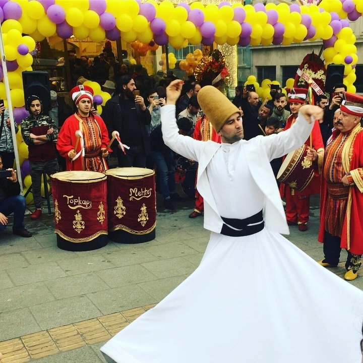 Performance of traditional Turkish dancers.