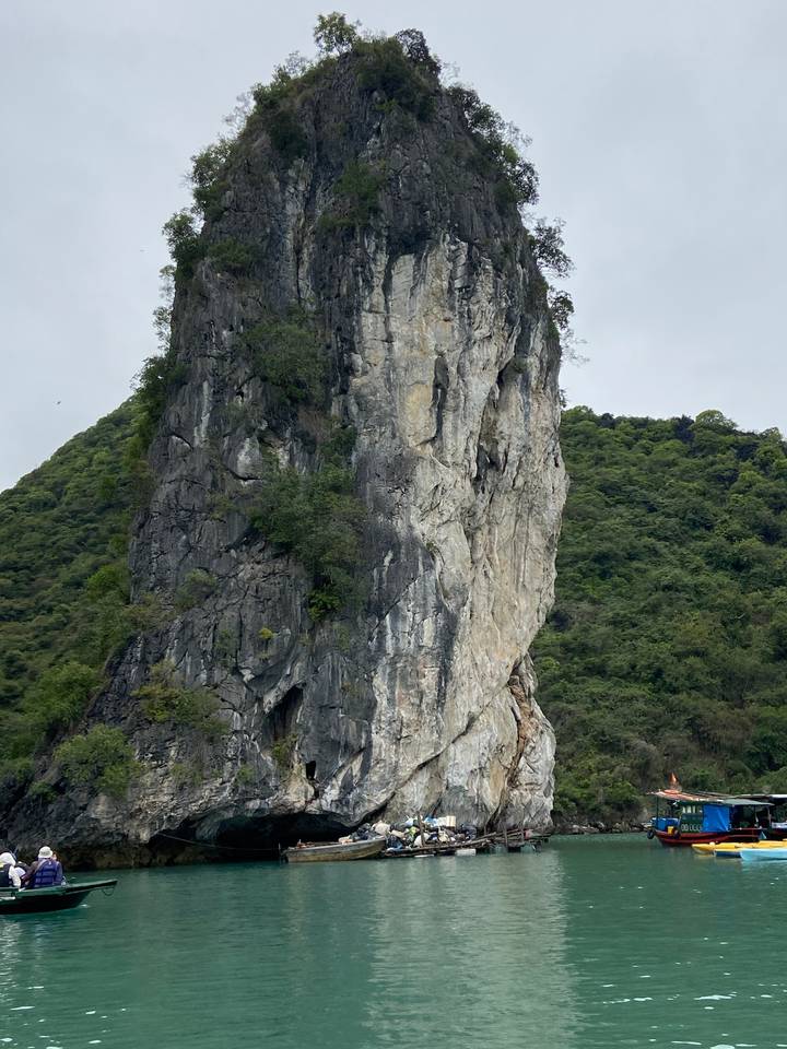 Karst calcaire dans un plan d'eau.