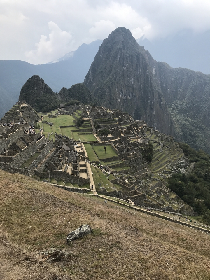 Vue panoramique des ruines du Machu Picchu.