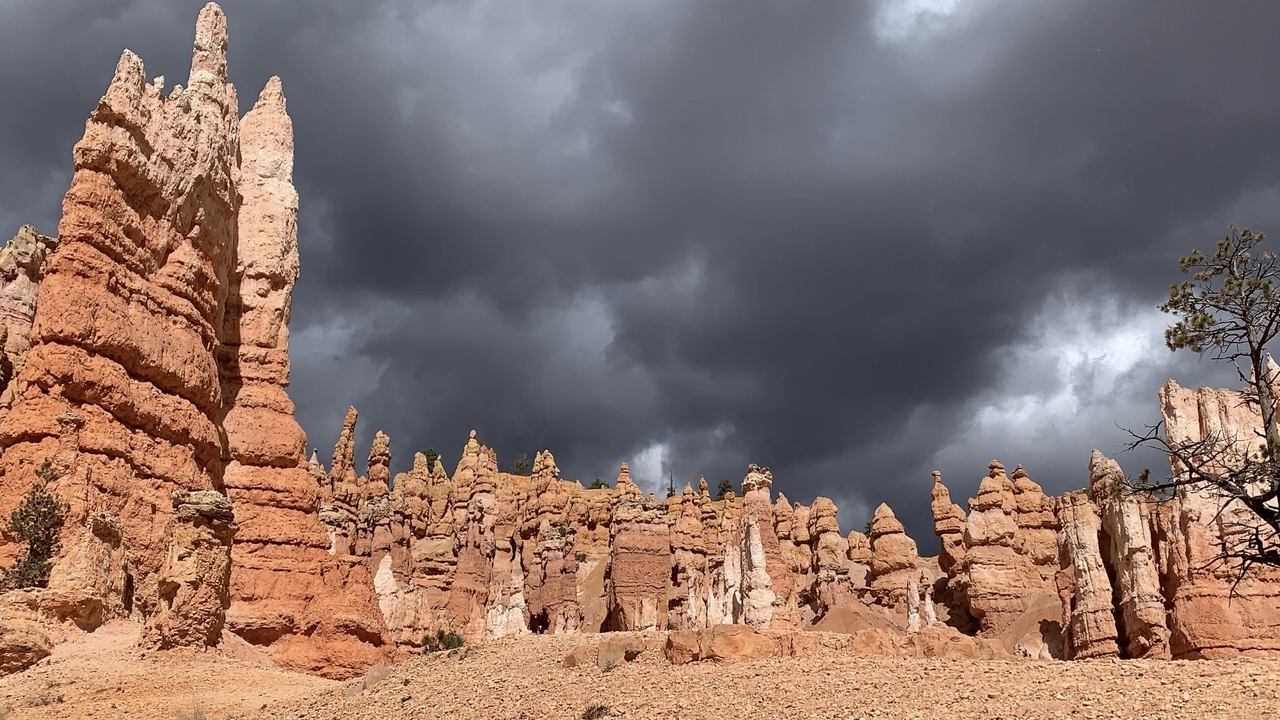 Hoodoos at Bryce Canyon with stormy skies