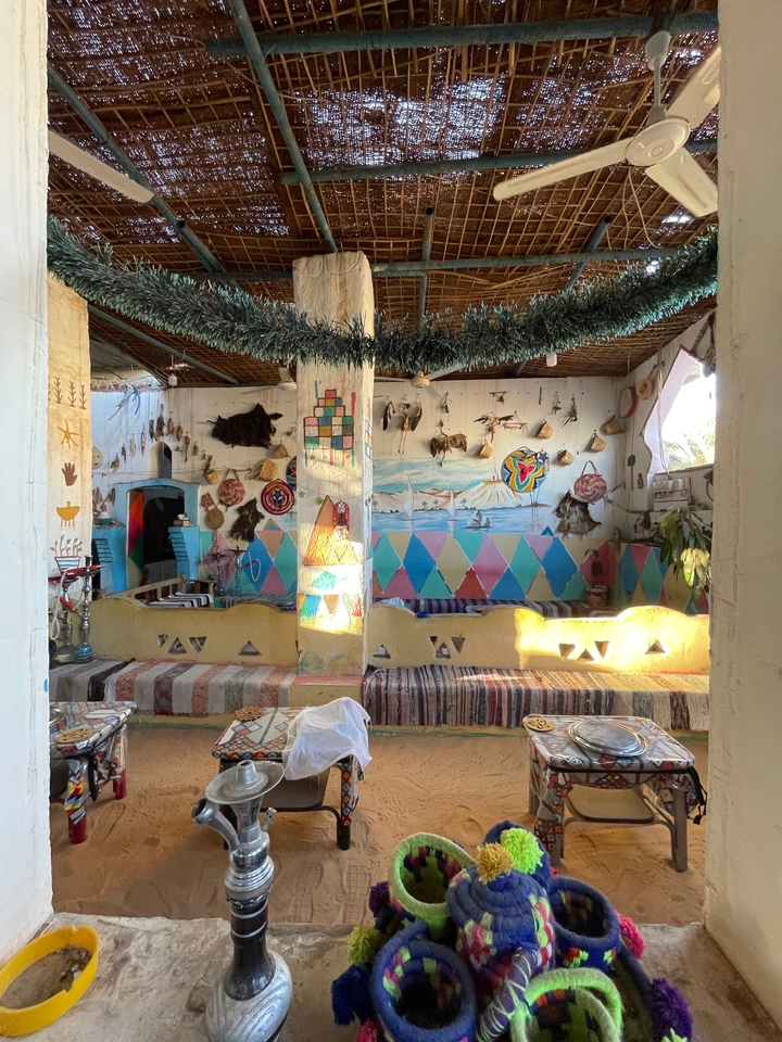 Colorful traditional interior decor.