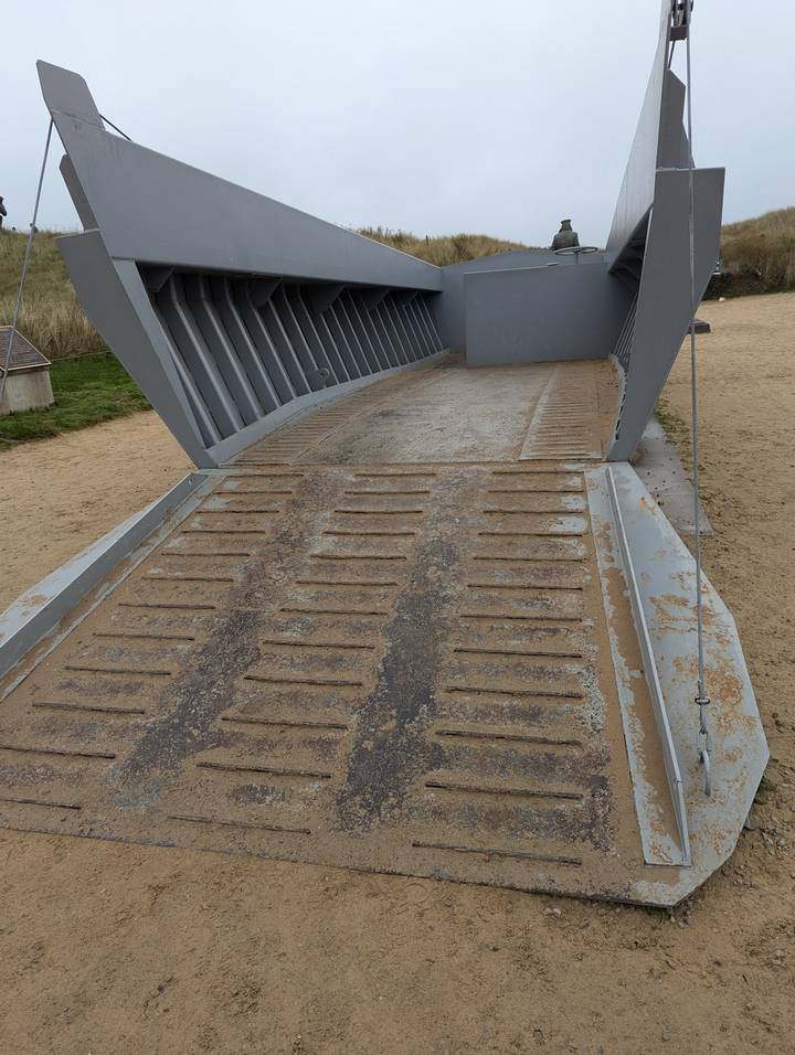 Zone sableuse avec une rampe de style militaire