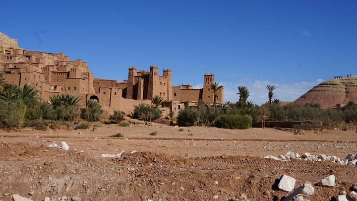 Vista lejana del ksar de Ait Benhaddou.