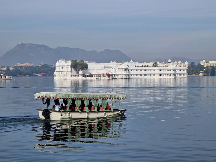 A boat ride on Lake Pichola with views of Jag Mandir Palace in Udaipur.