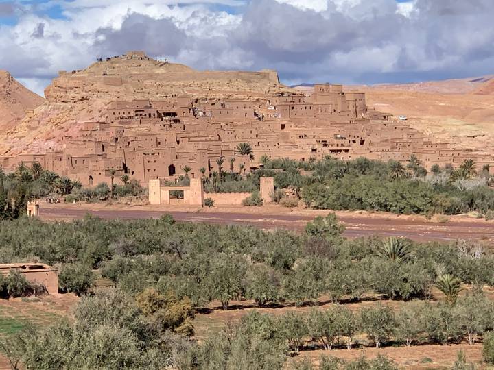 Aït Benhaddou, un village fortifié historique au Maroc.