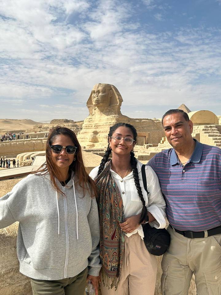 Repeat image of family with the Great Sphinx in the background.