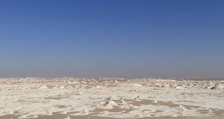 Camping dans les déserts blanc et noir - oasis de Bahariya et transfert privé au Caire - Egypt Best Holidays  6